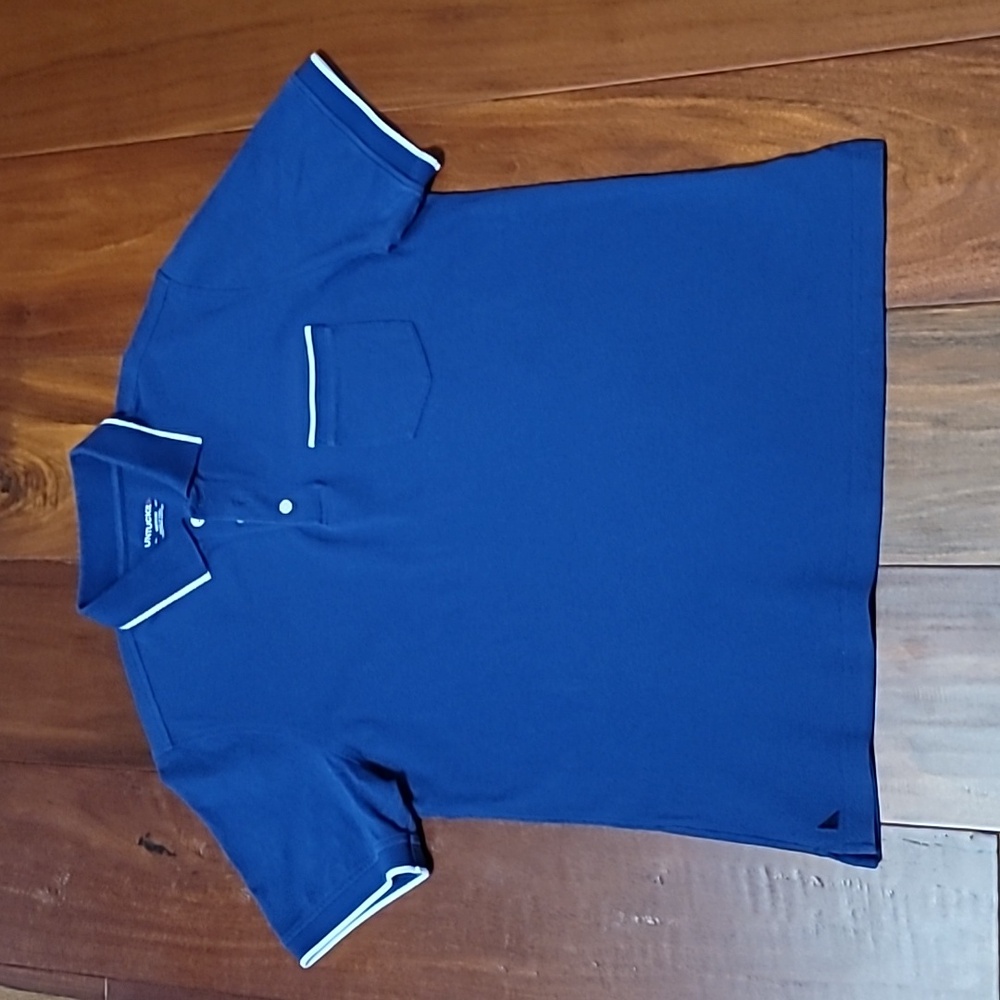 Untuckit polo